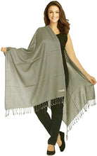 Load image into Gallery viewer, World of Shawls Luxurious Kashmiri 100% Fine Wool Pashmina Shawl Wrap Scarf - World of Scarfs